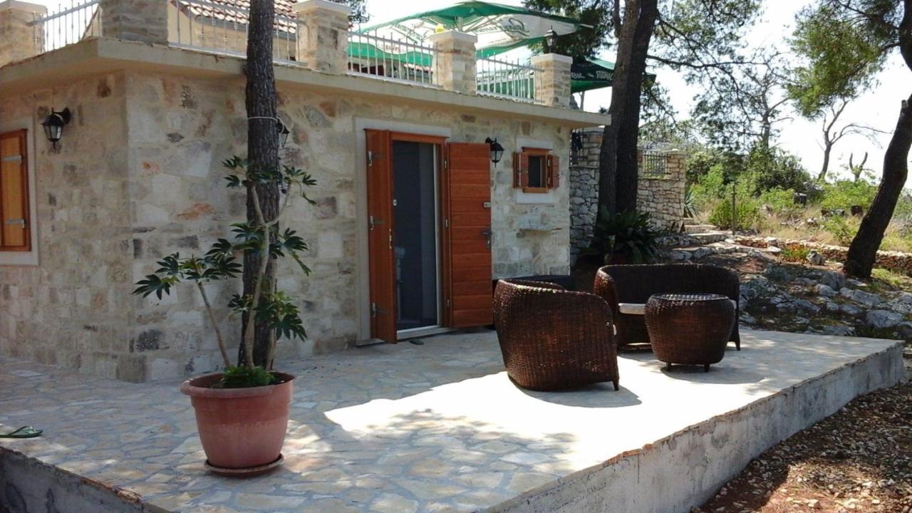 House Vesna Kupinova Villa มิลนา ภายนอก รูปภาพ