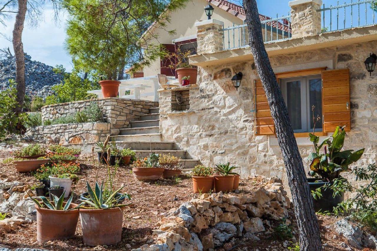 House Vesna Kupinova Villa มิลนา ภายนอก รูปภาพ